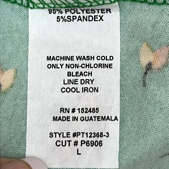 Papermoon (Stitch Fix) Women’s Top/Blouse Sz L Green V-neck Button Front NWOT - Picture 8 of 10